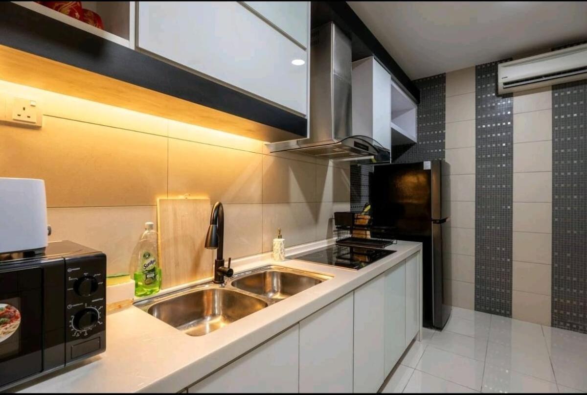Pangsapuri B3a L Klcc Trx Contemporaryl 17 Pax Kuala Lumpur