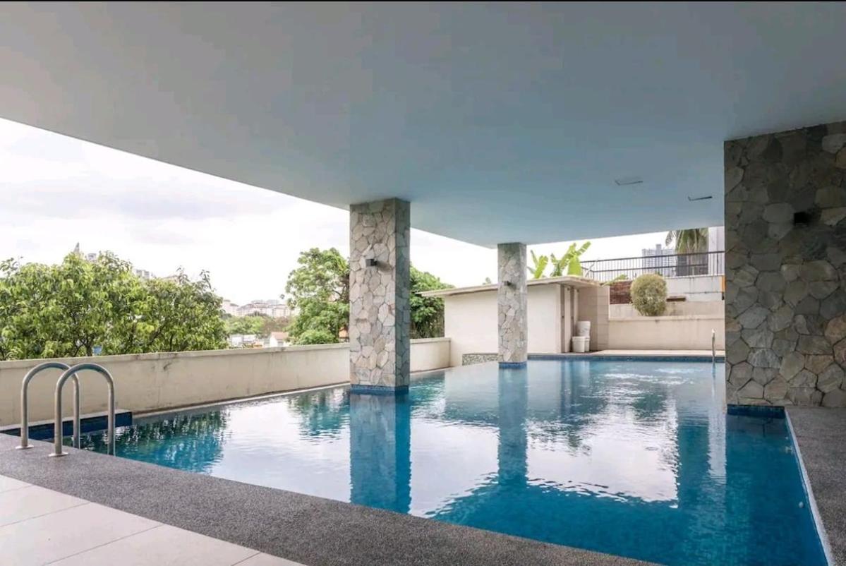 B3a L Klcc Trx Contemporaryl 17 Pax Kuala Lumpur