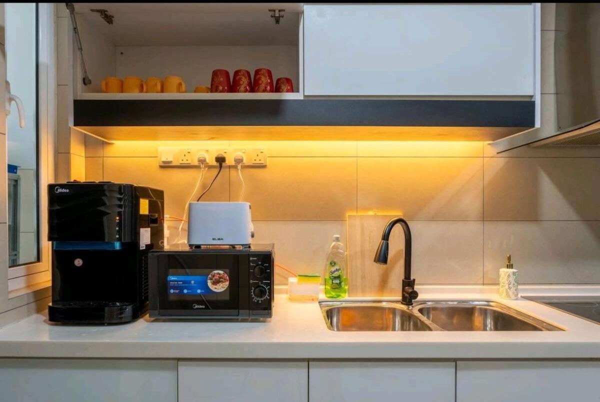 Apartment B3a L Klcc Trx Contemporaryl 17 Pax