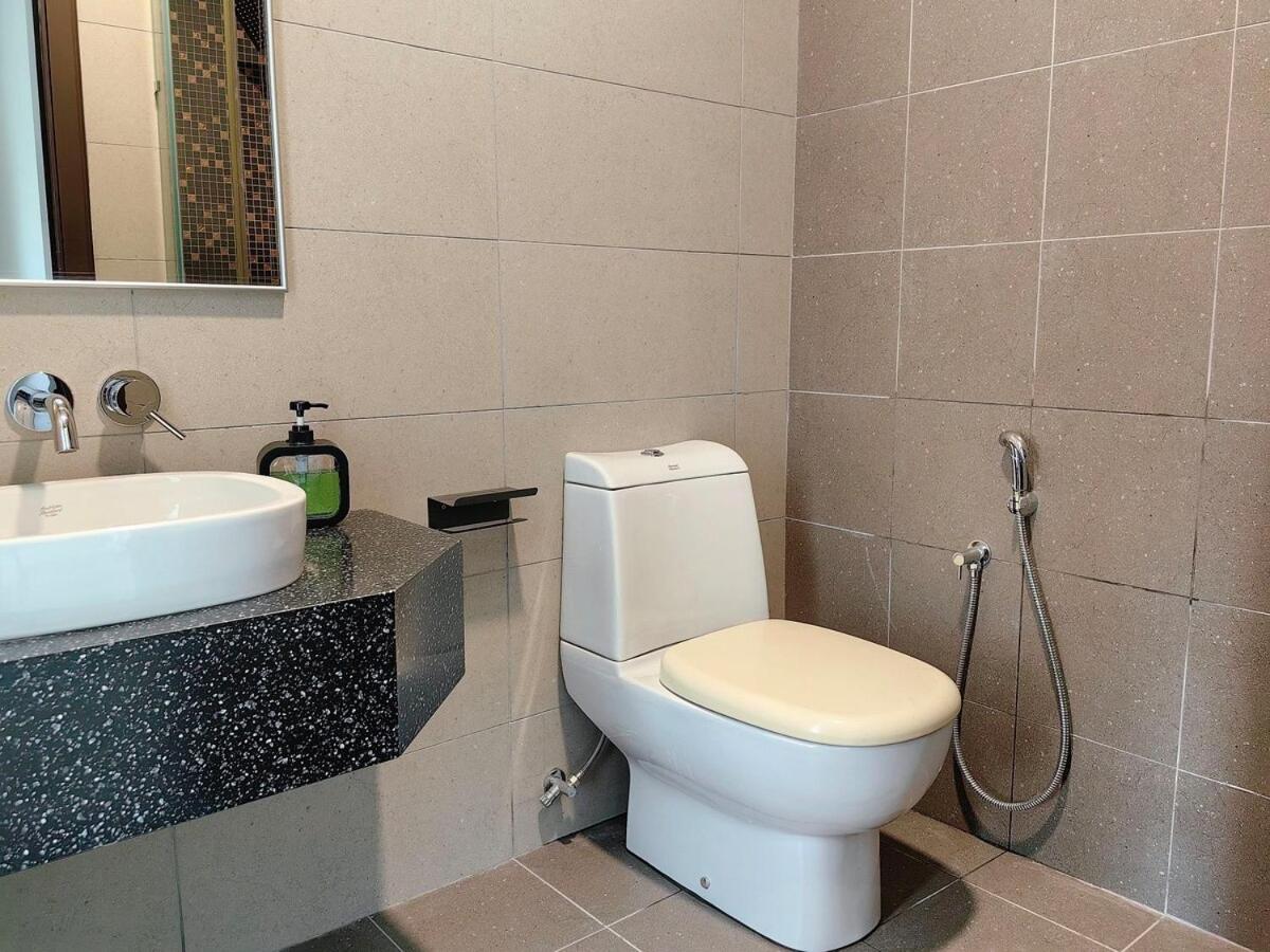 Apartment B3a L Klcc Trx Contemporaryl 17 Pax *